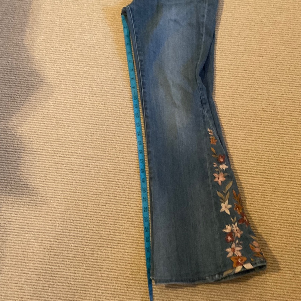 DRIFTWOOD Blue Jeans with Floral Embroidery size 29 - Picture 7 of 8